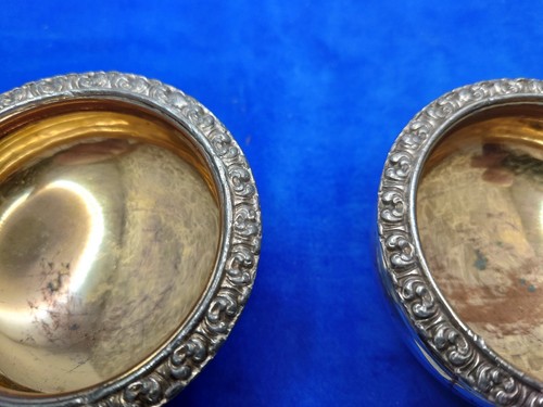Pair of Old Sheffield Plate Salt Cellars Circular Gilded Floral C.1825 (617) - Picture 15 of 24