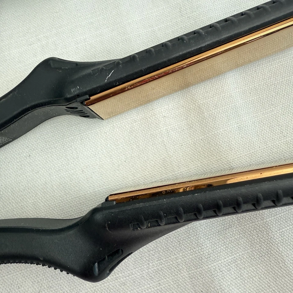 Croc Classic Rose Gold Titanium 1.25'' Flat Iron - Image 3 of 4