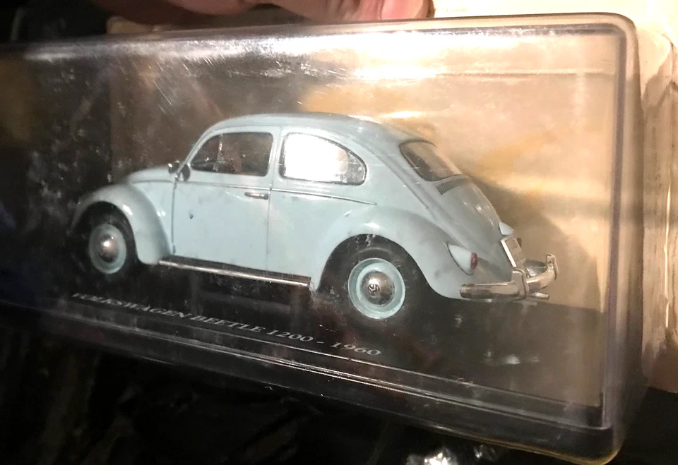 p 421 - Scala 1/24 - VOLKSWAGEN BEETLE 1200 (1960) - Immagine 3 di 4