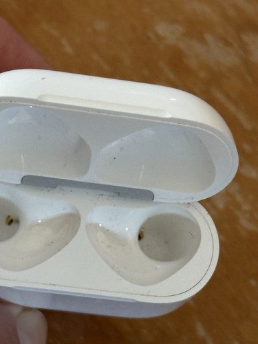CASE ONLY Genuine Apple Airpod 4thGeneration Wireless Charging Case- ANCA3059 - Zdjęcie 4 z 6