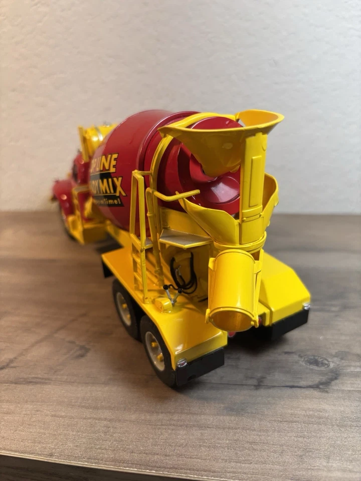 First Gear Top Line Ready Mix B-Model Mack Mixer 1/32 Red/Yellow - Image 3 of 4