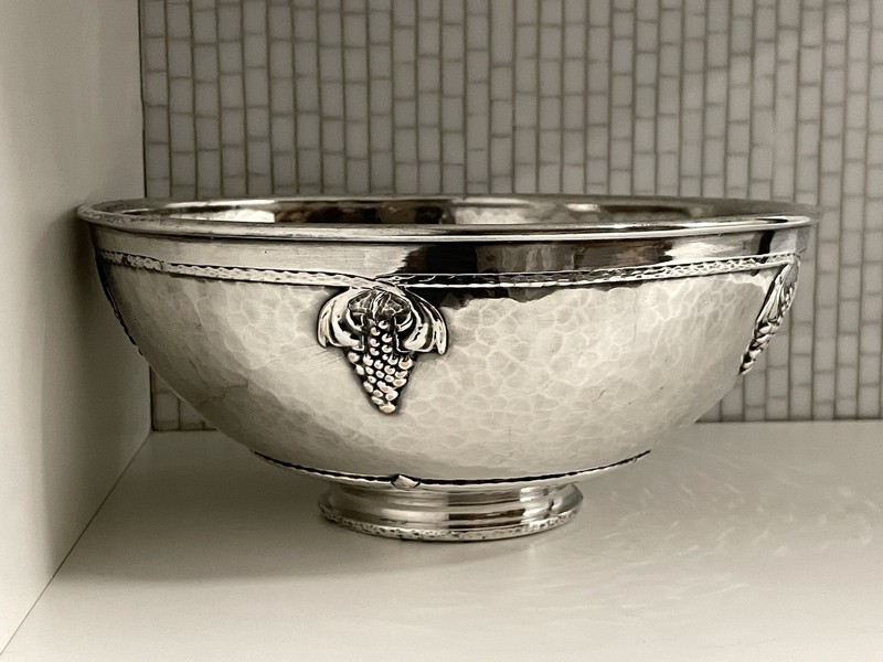 Roycroft Hand hammered Sheffield Silver  Signed Early Grape Bowl 9.25” Metal