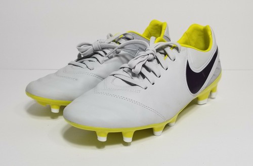 Nike Tiempo Legacy II Womens size 7.5 