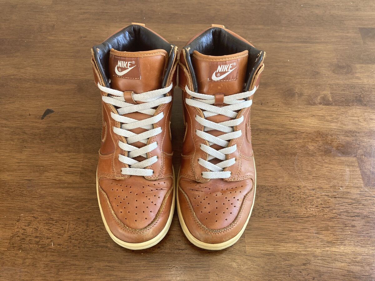 2003 Nike Dunk High Premium “Curry” Brown 305808 771 Size US 2003 Nike Dunk High Premium “Curry” Brown 305808 771 Size US