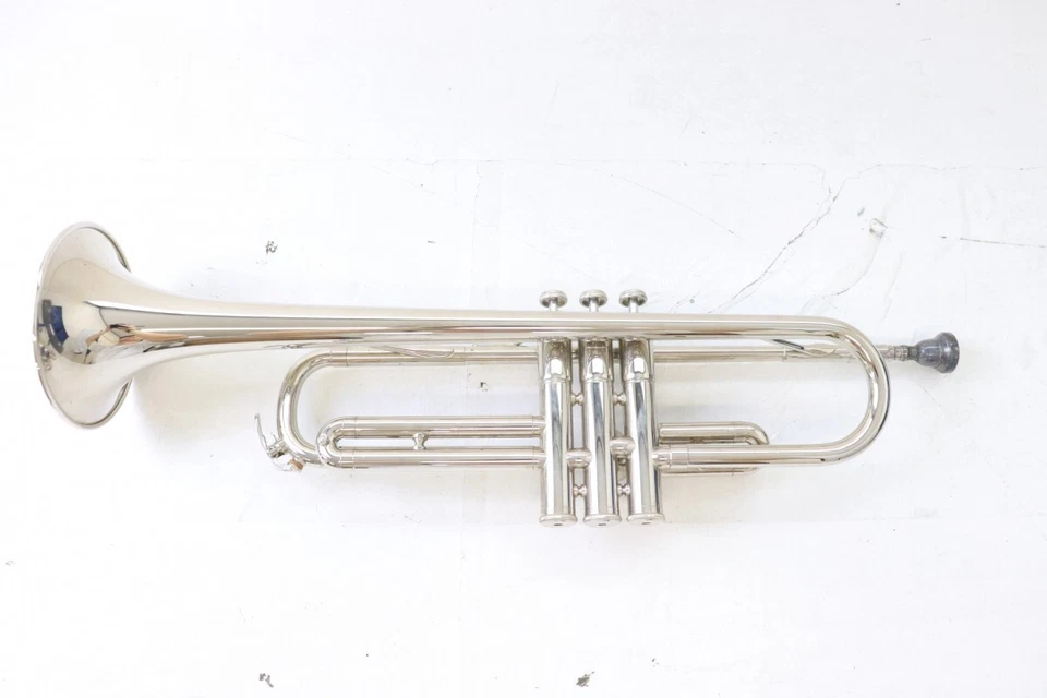YAMAHA YTR-135 Trumpet Wind instrument Silver Color with Hard Case Used - Image 2 of 4
