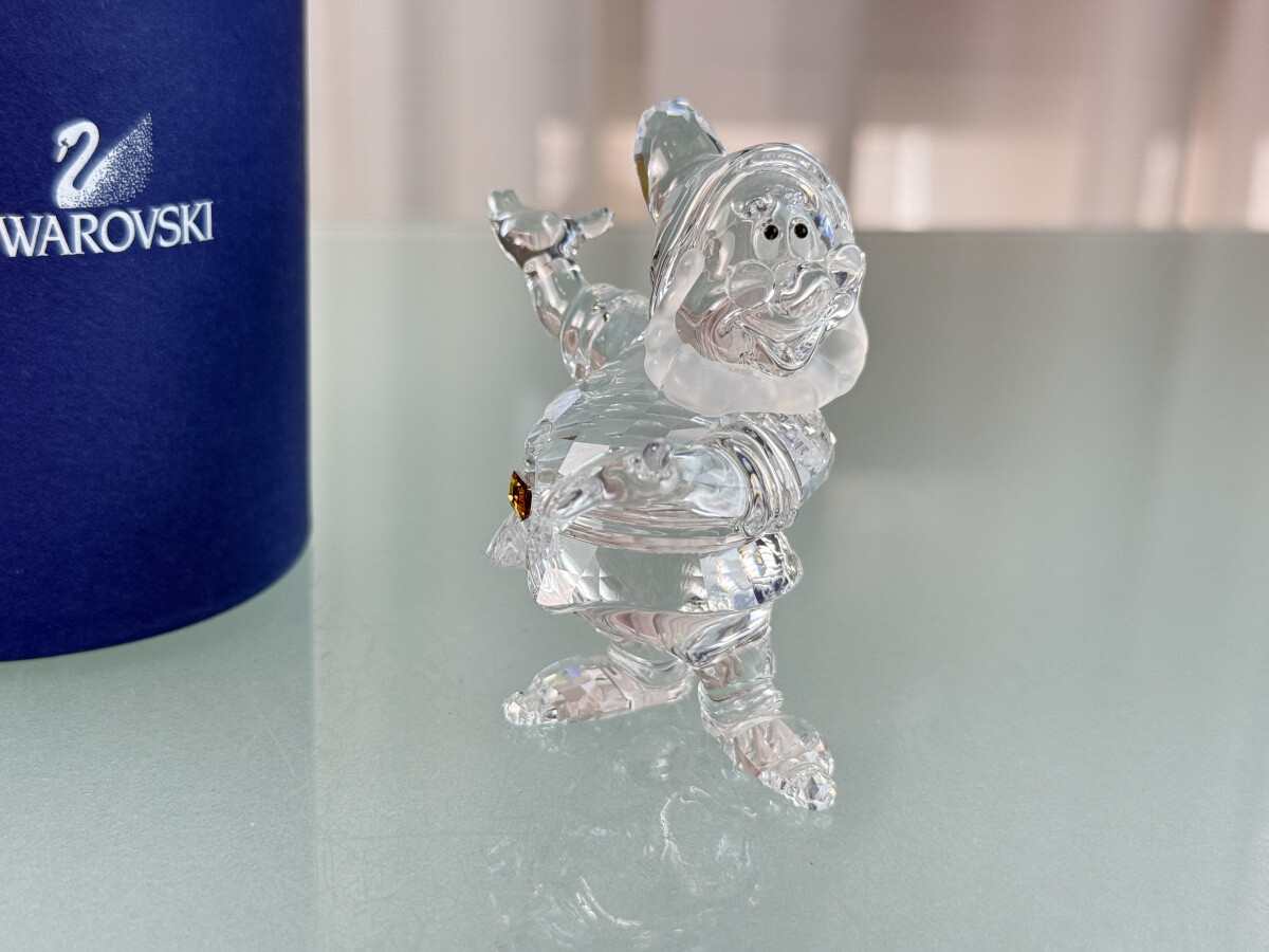 ✨箱付き✨SWAROVSKI チューリップクリスタルオブジェ Swarovski Figurine 997278 Snow White Gnome Doc 2 13/16in