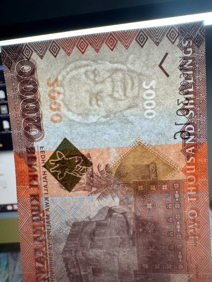 Nuevo Tanzania 2000 chelines, moneda circulada 2025, papel moneda P-42, UV PASS Foto 3 de 4