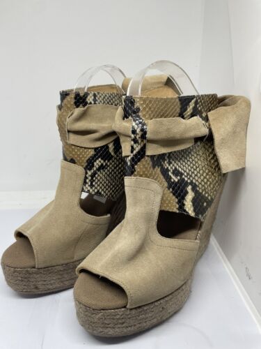 Kanna Ladies Snake Effect Beige Leather Tie Back Wedge Sandal Size 5/38(AC18). - Picture 3 of 10