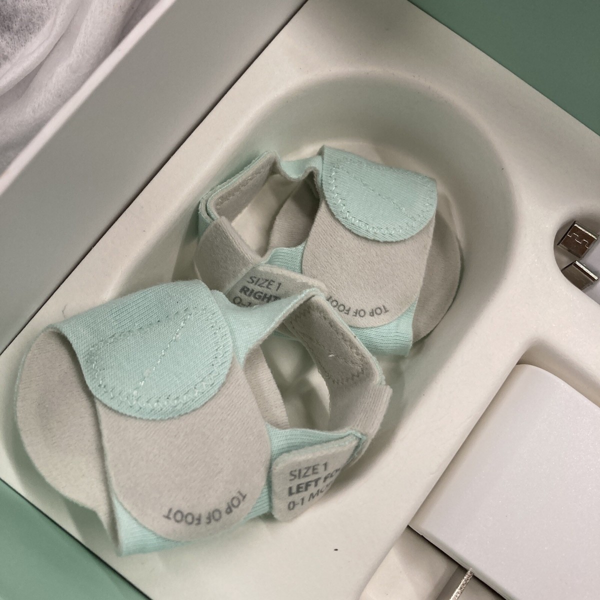 INCOMPLETE - READ DESCRIPTION) Owlet 1 1st Gen Smart Sock 0-1
