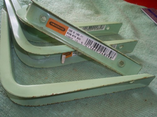 SHELF BRACKETS, STEEL, 5" X 6" ( 125 X 150 ) IN GREEN 4 PIECES - Picture 3 of 5