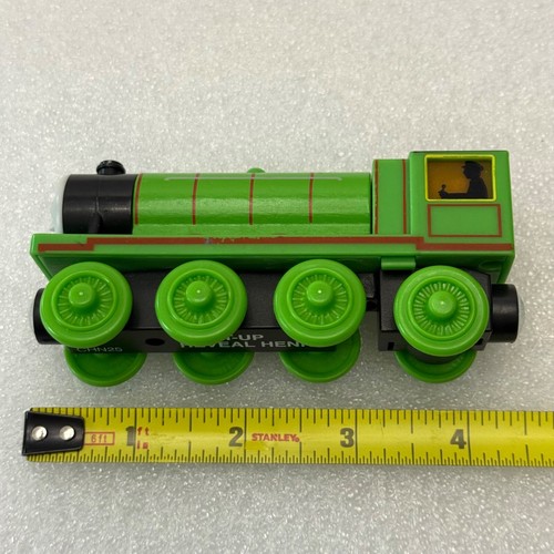 Thomas & Friends Ferrovia in Legno Illuminazione Rivela Henry Treno Serbatoio Motore NoTender - Foto 12 di 17