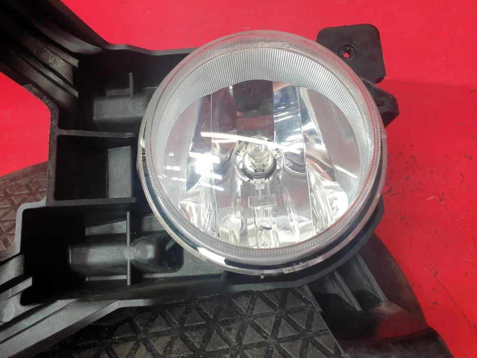 SSANGYONG REXTON Y400 MK2 2018 RIGHT FRONT FOG LAMP 5 DOOR ESTATE 8320236010 - Image 3 of 4