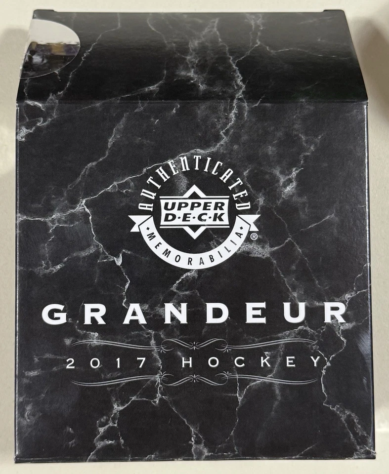 Moneda de plata John Tavares/5000 2017 Upper Deck Grandeur Hockey Foto 4 de 4