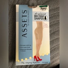 NWT Assets by Sara Blakely Spanx high waist mid thigh shaper Nude size 3