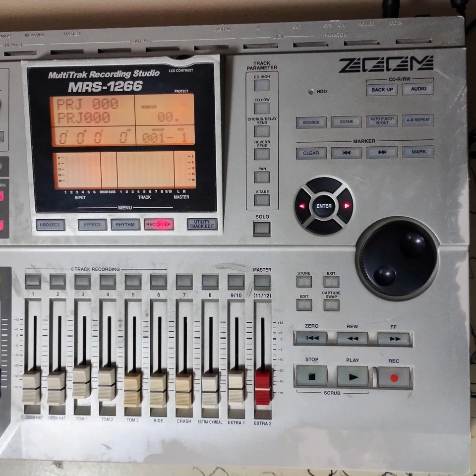 Zoom MRS-1266 12-Track Digital Multi-Track Recording Studio Used body only - Image 3 of 4