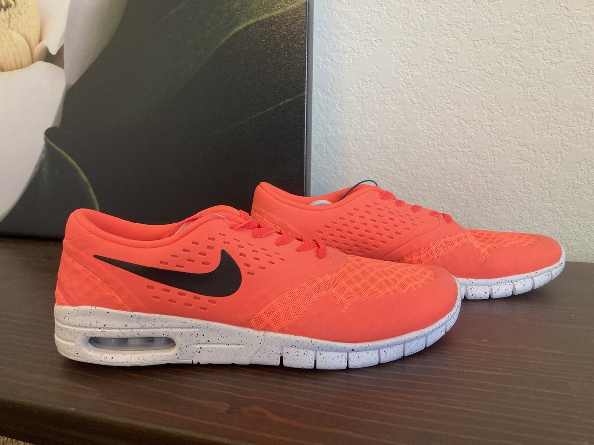 スポーツ Nike Mr. Shoe Story NIKE+COSMIC+RUNNER+(GS).png
