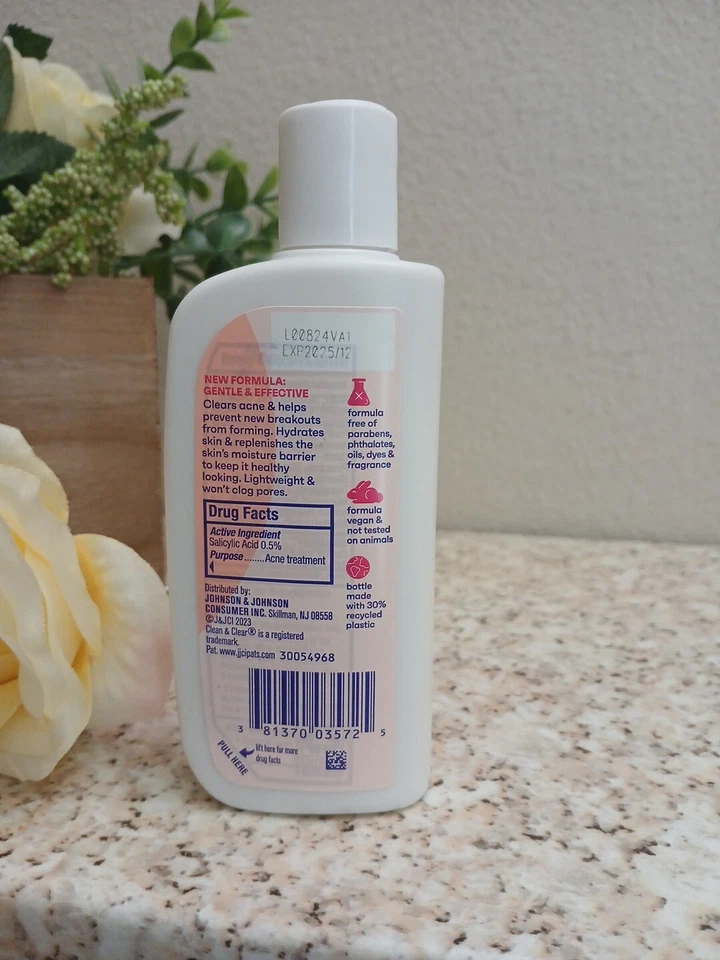 Crema hidratante Clean & Clear de doble acción sin aceite para el acné 4, oz caducidad: 12/2025 Foto 3 de 3