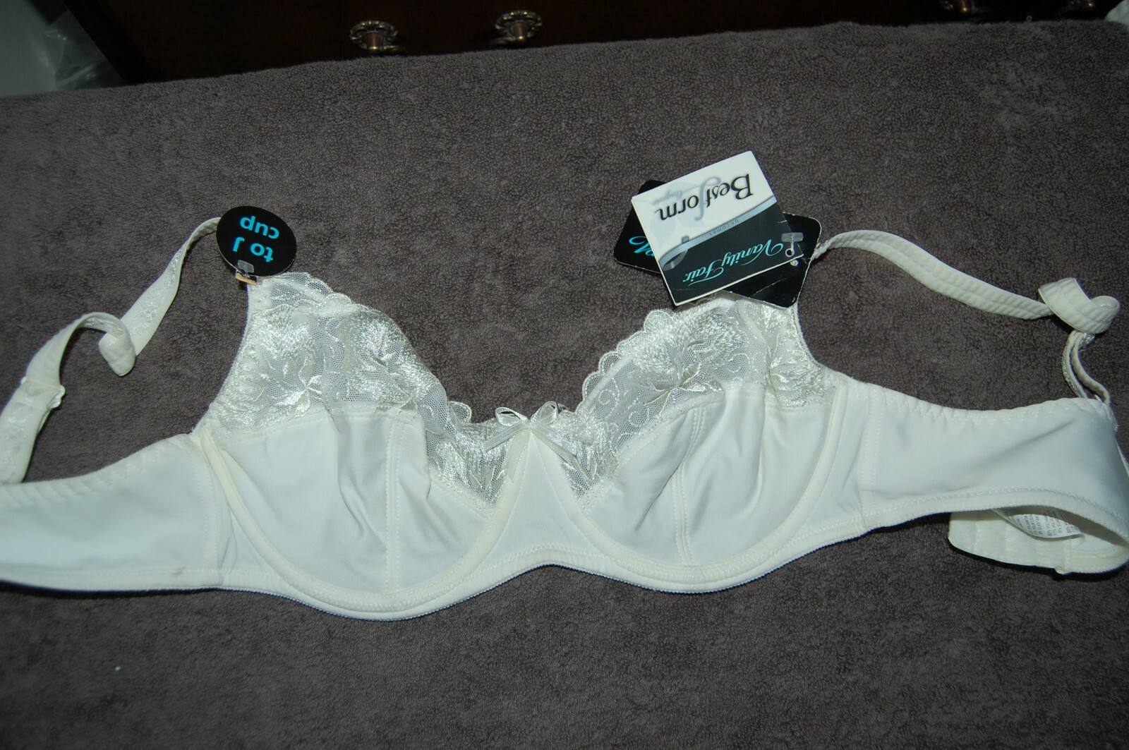 Bestform Full Cup Underwired Non Padded Bra Vanilla UK 32D EUR 70D BNWT