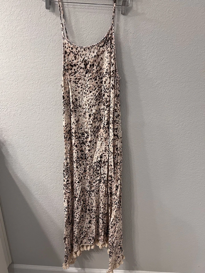 Maxi vestido sin solero Gibson Latimer para mujer con estampado animal borlas marrón tostado Foto 2 de 4