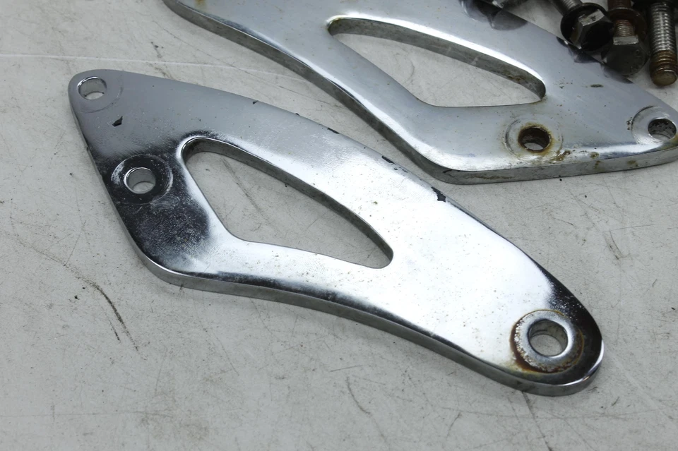 04-09 JUEGO TRASERO DERECHO IZQUIERDO YAMAHA VSTAR 1100 OEM ESTRIBERAS Foto 2 de 4