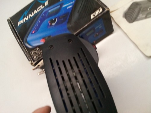 E-flite Pinnacle DC 1-14C Peak Charger with LCD RC Charger - Picture 5 of 9