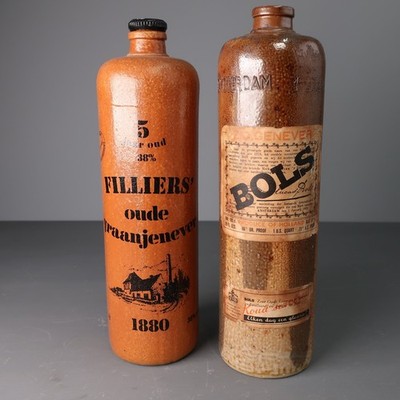 Vintage Steinzeug Flaschen x 2, Erven Lucas Bols Amsterdam & Filliers' Oude