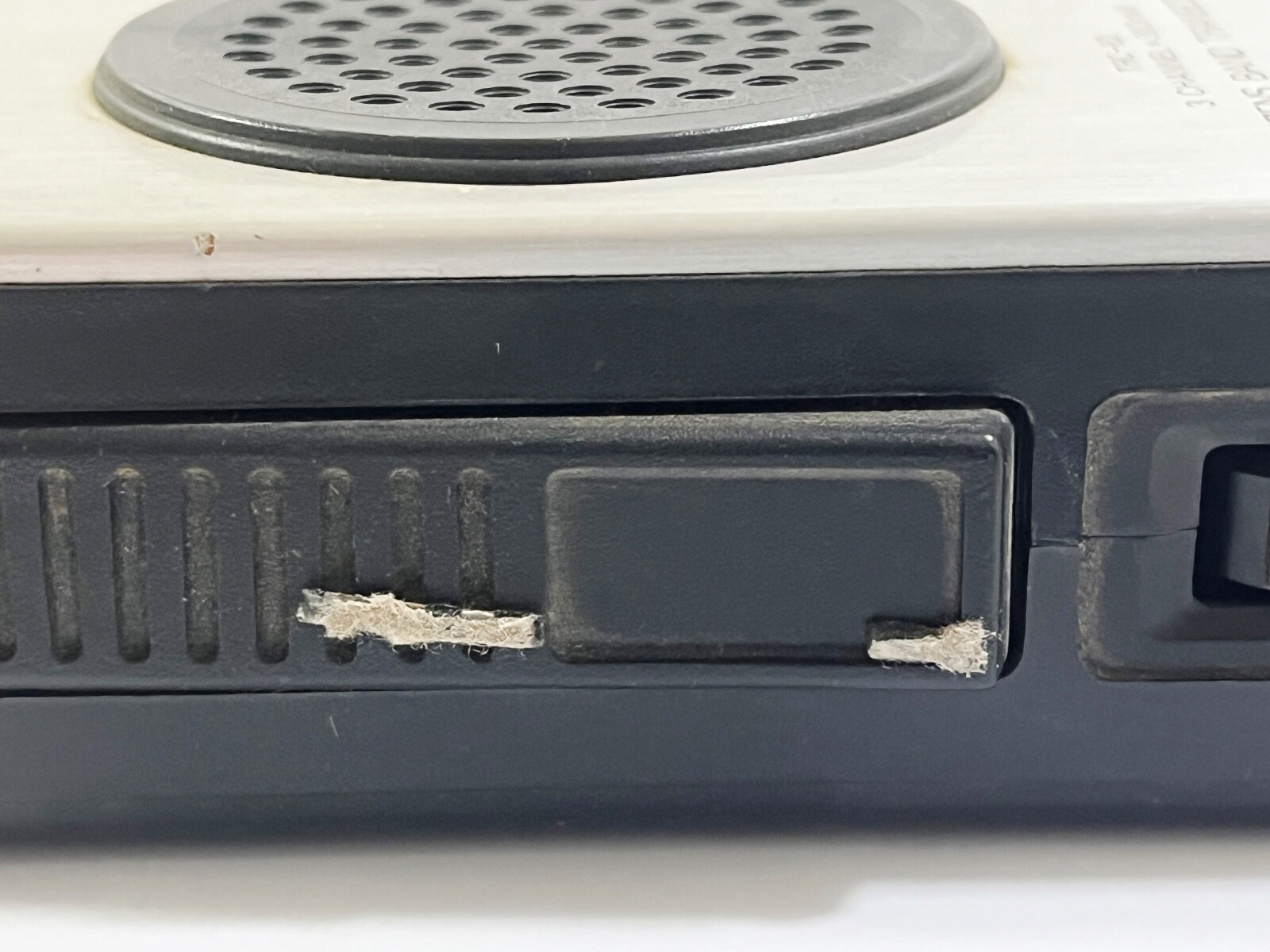 Realistic TRC-82 3 Channel CITIZENS BAND TRANSCEIVER Handheld Radio