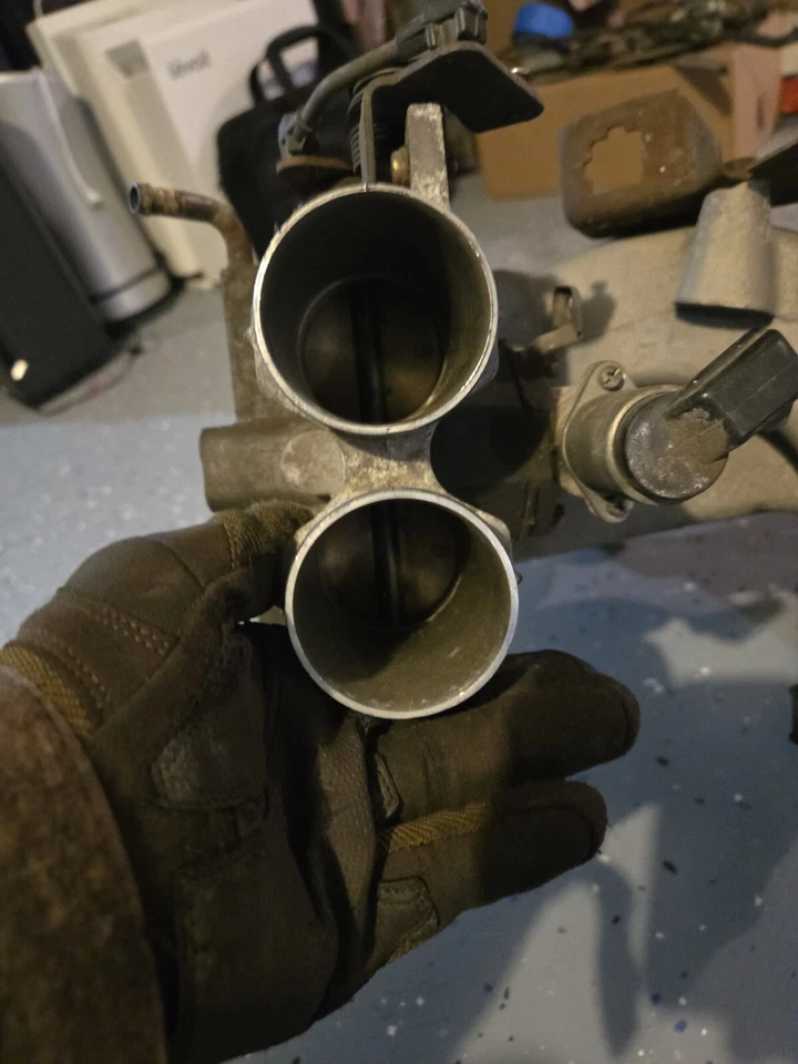 Upper Intake Manifold 5.0L 1985-1996 Ford Bronco F150 F250 E150 PLENUM  - Image 4 of 4