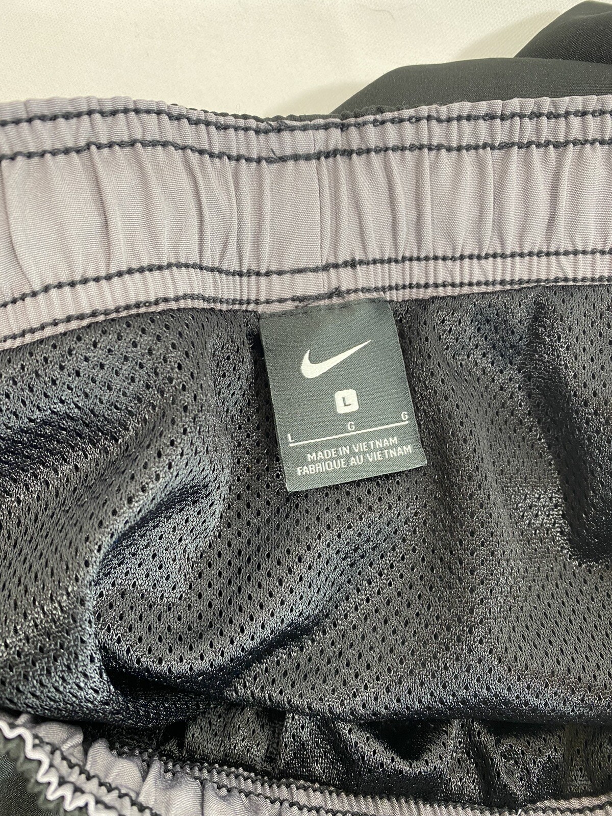 Nike Mens Large Black Athletic Large Logo Shorts Gem