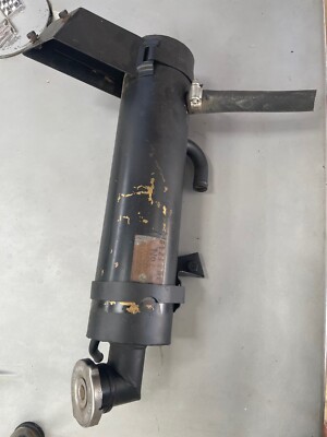 69-70-71-72 Corvette overflow Expansion Tank AC  3019249 427 454 Radiator 70M