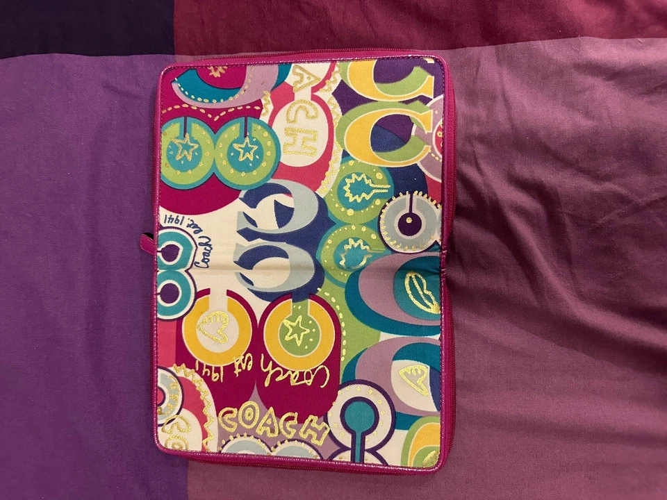 Funda Mini Tablet Coach Multi Color Pop C Signature Usada en Excelente Condición Foto 4 de 4
