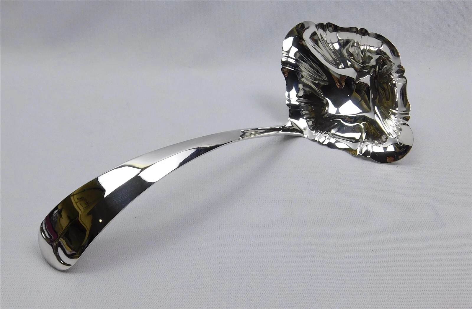 Vtg Rogers Bros A1 EPNS Silverplate Double Spout Shell Punch Ladle 10.5 in.