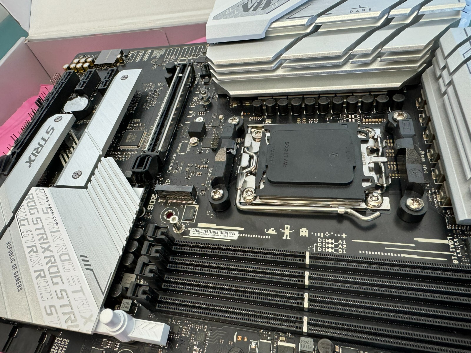 ASUS ROG STRIX B650-A GAMING WIFI 6E Socket AM5 (LGA 1718) Ryzen 7000 ...