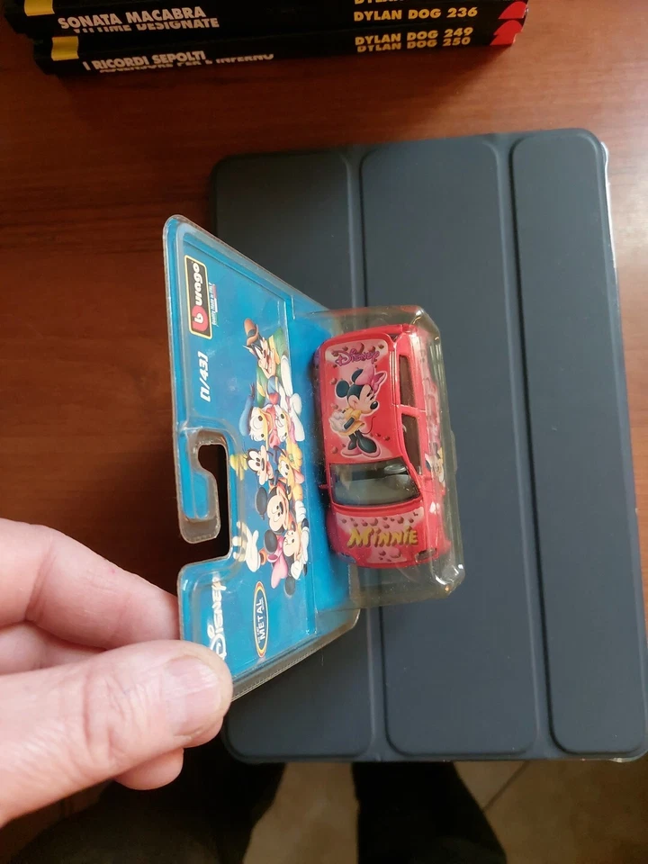 Auto Burago 1/43 Nuova Blisterata Renault Clio Trophy Walt Disney Di Minnie - Immagine 2 di 4