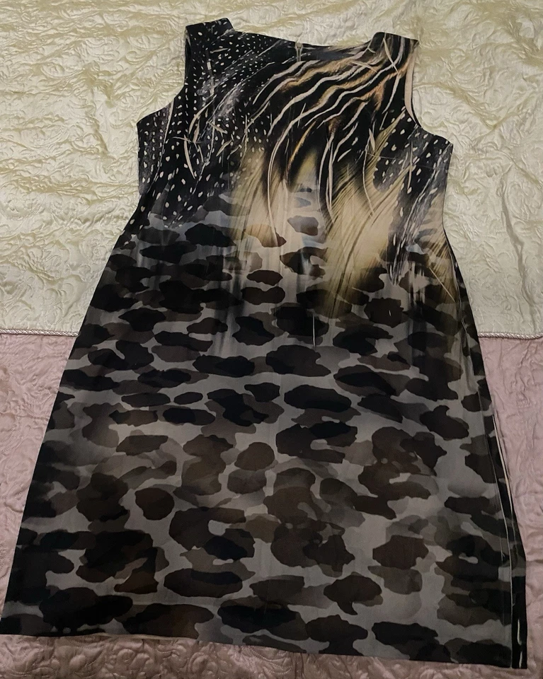 Vestido estampado animal talla 14 manga corta cremallera por Connected Apparel Foto 3 de 4