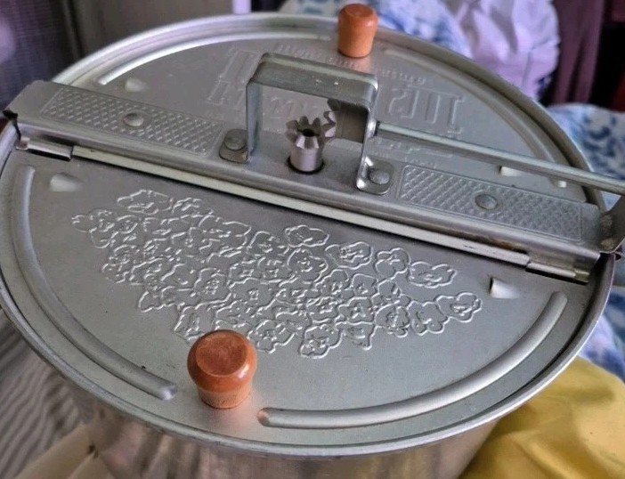 Whirley-Pop Style Unbranded Popcorn Popper Aluminum Made In USA Vintage Retro ￼