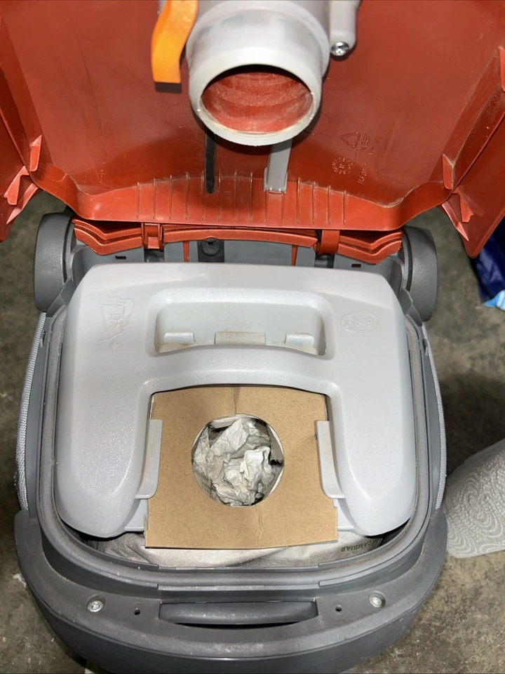 Electrolux Oxygen 3  Model #EL7020 Complete, Gently Used In Great Condition. - Image 3 of 4