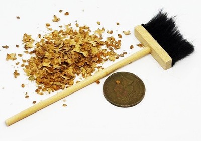 Puppenstube Holz Gartenbürste mit losen Blättern Gartenbesen 1175 tumdee