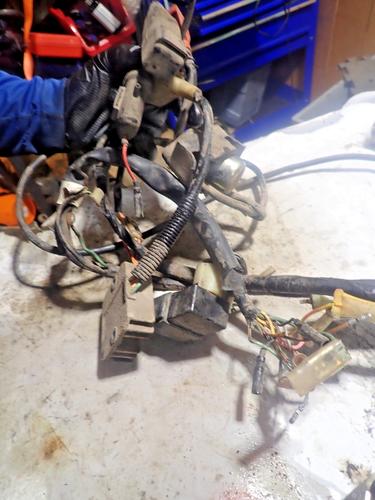 HONDA ATC 200 ES Shaft Drive 1984 Wire Harness/Wiring Harness/CDI/Solenoid - Picture 6 of 9