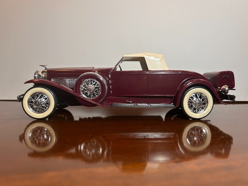 Well Built Monogram 1931 Deusenberg SJ Roadster Model Car 1:24
