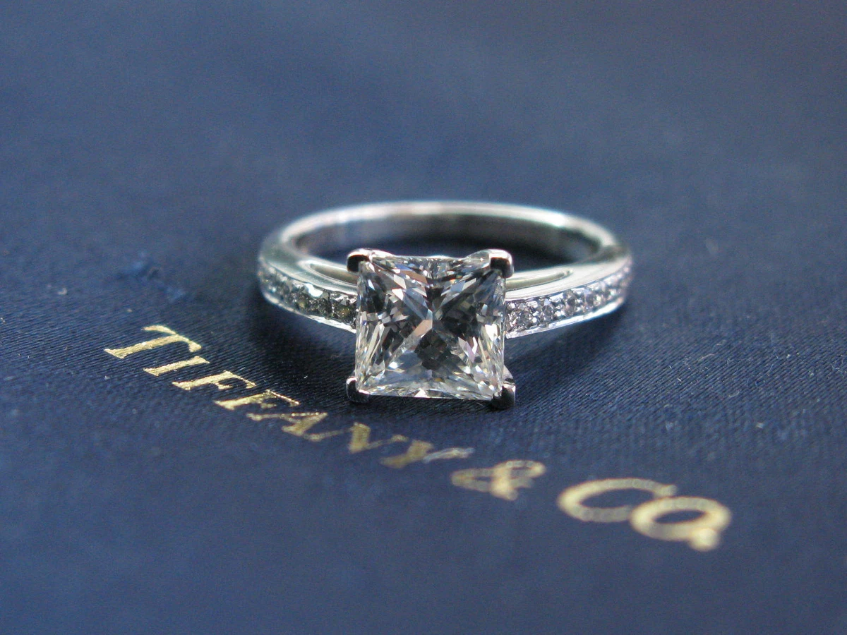 TIFFANY & CO PLATINUM SQUARE CUT DIAMOND 0.22CT VS2 D TRIPLE X ENGAGEMENT  RING | Fortrove