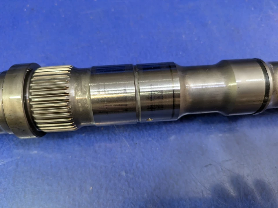 Eje de salida de transmisión 7AT genuino Nissan re701a OEM fx50 infiniti Foto 4 de 4