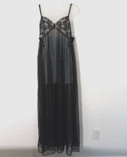VINTAGE GOWN Negligee Medium BLACK SHEER 100% NYLON LACE VAL MODE NICE SWEEP