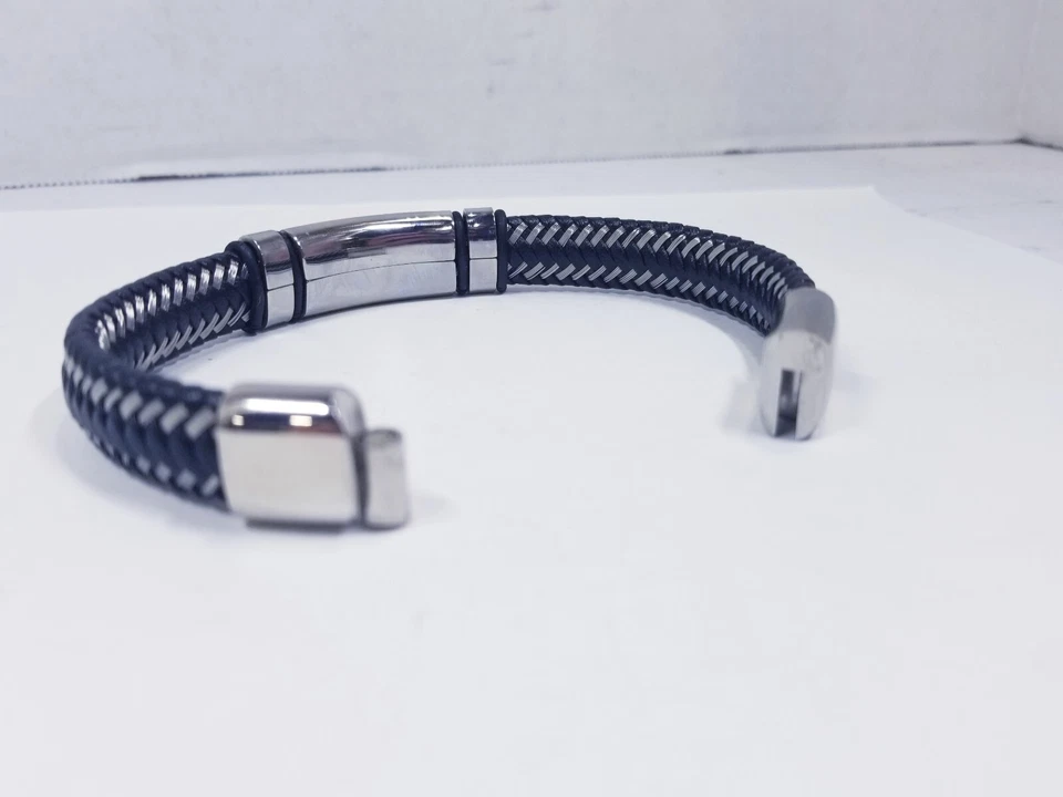 Blackjack Leather Stainless Steel Bracelet With Cubic Zirconia Foto 4 de 4