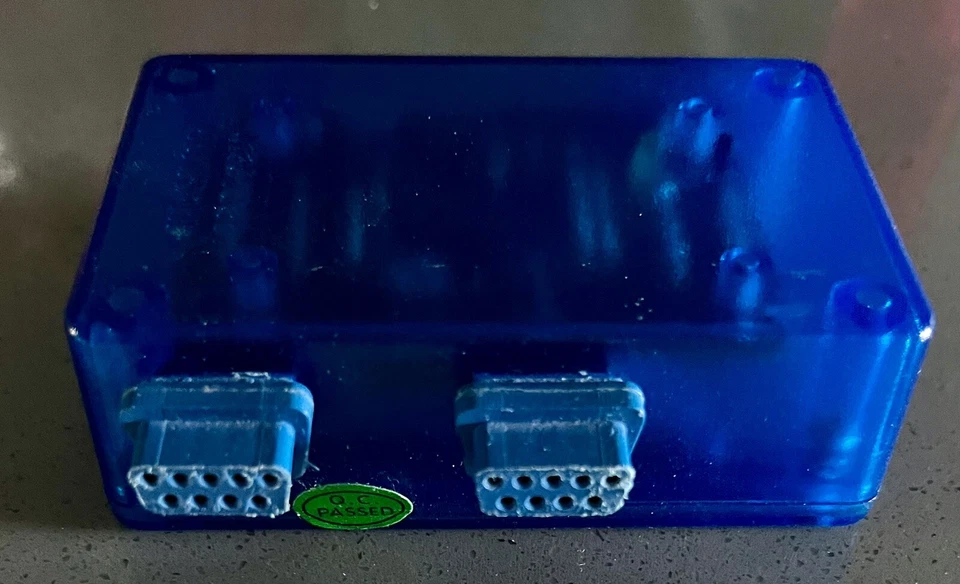 Unijoystickle 2 Bluetooth Adapter For Commodore 64 - Immagine 2 di 3