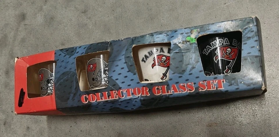 Juego de 4 Tampa Bay Buccaneers 2005 Superbowl CHAMPS 39 SHOT GLASS & AFC 2004 Foto 3 de 4