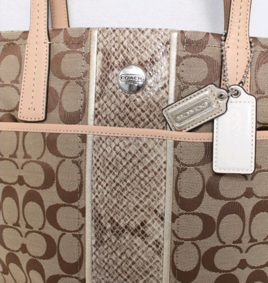 Authentic COACH SIGNATURE STRIPE PYTHON STRIPE TO… - image 4