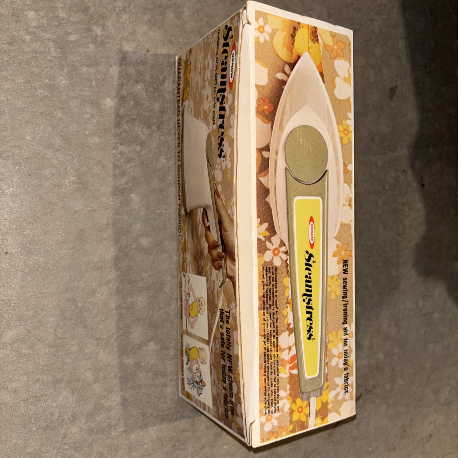 Osrow Steamstress 1973 Vintage SB15 Fabric Steam Iron Original Packaging NOS