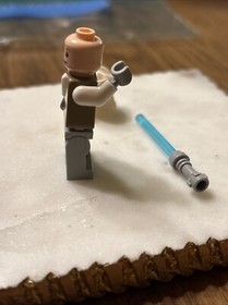 LEGO Luke Skywalker Minifigure w/ Scars - 75098 Star Wars - Assault on Hoth