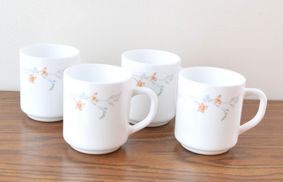 Set of 4 Arcopal France Milk Glass Mugs French Country Floral 8 fl oz